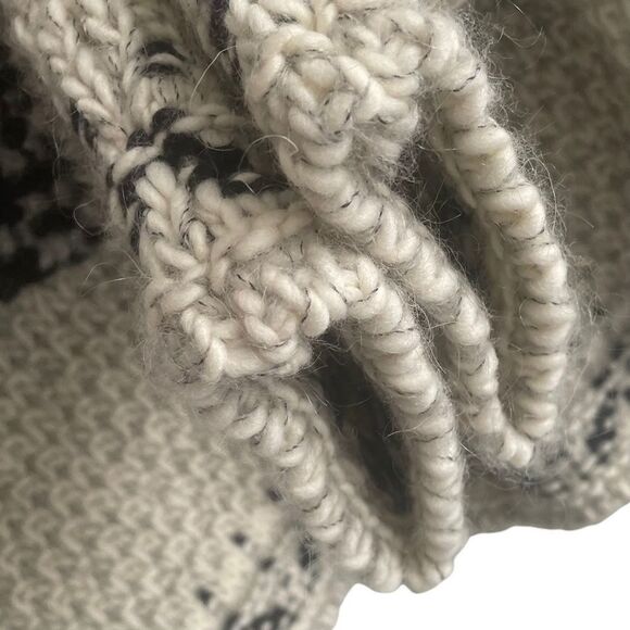 hand Knit Jacquard Link Chunky Knit Boat Neck Long Sleeve Sweater Ecru Black S - Picture 9 of 10